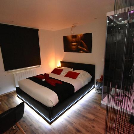 Spa Privatif Love Room, Le Hammam Et Bulles, Chez Nuits Chartraines Chartres Exterior photo