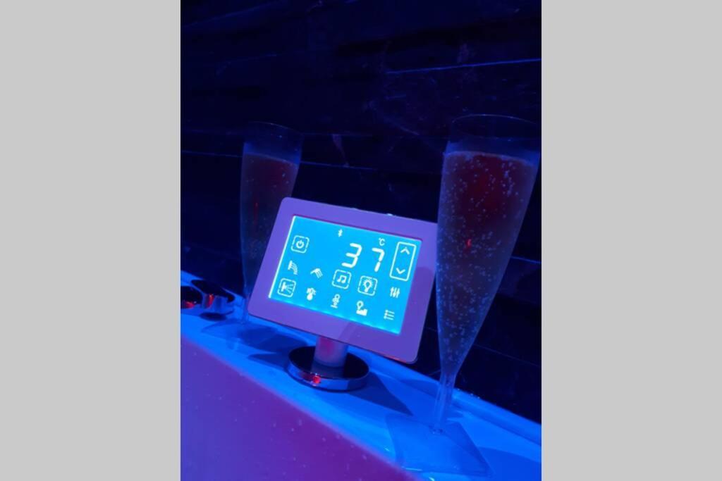 Spa Privatif Love Room, Le Hammam Et Bulles, Chez Nuits Chartraines Chartres Exterior photo