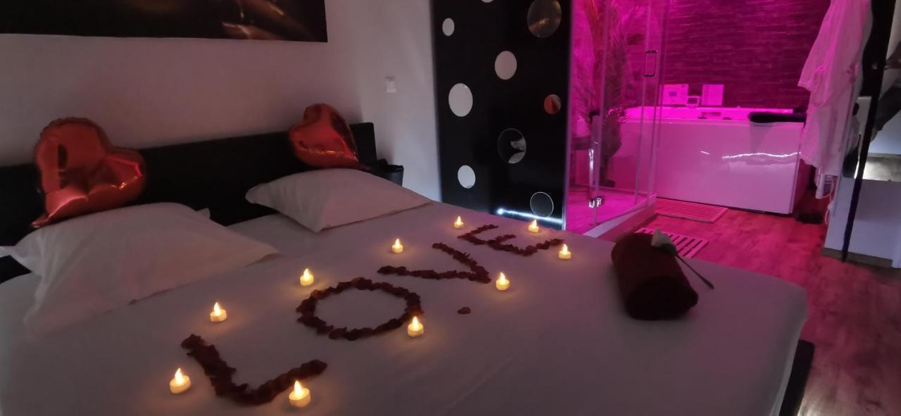 Spa Privatif Love Room, Le Hammam Et Bulles, Chez Nuits Chartraines Chartres Exterior photo