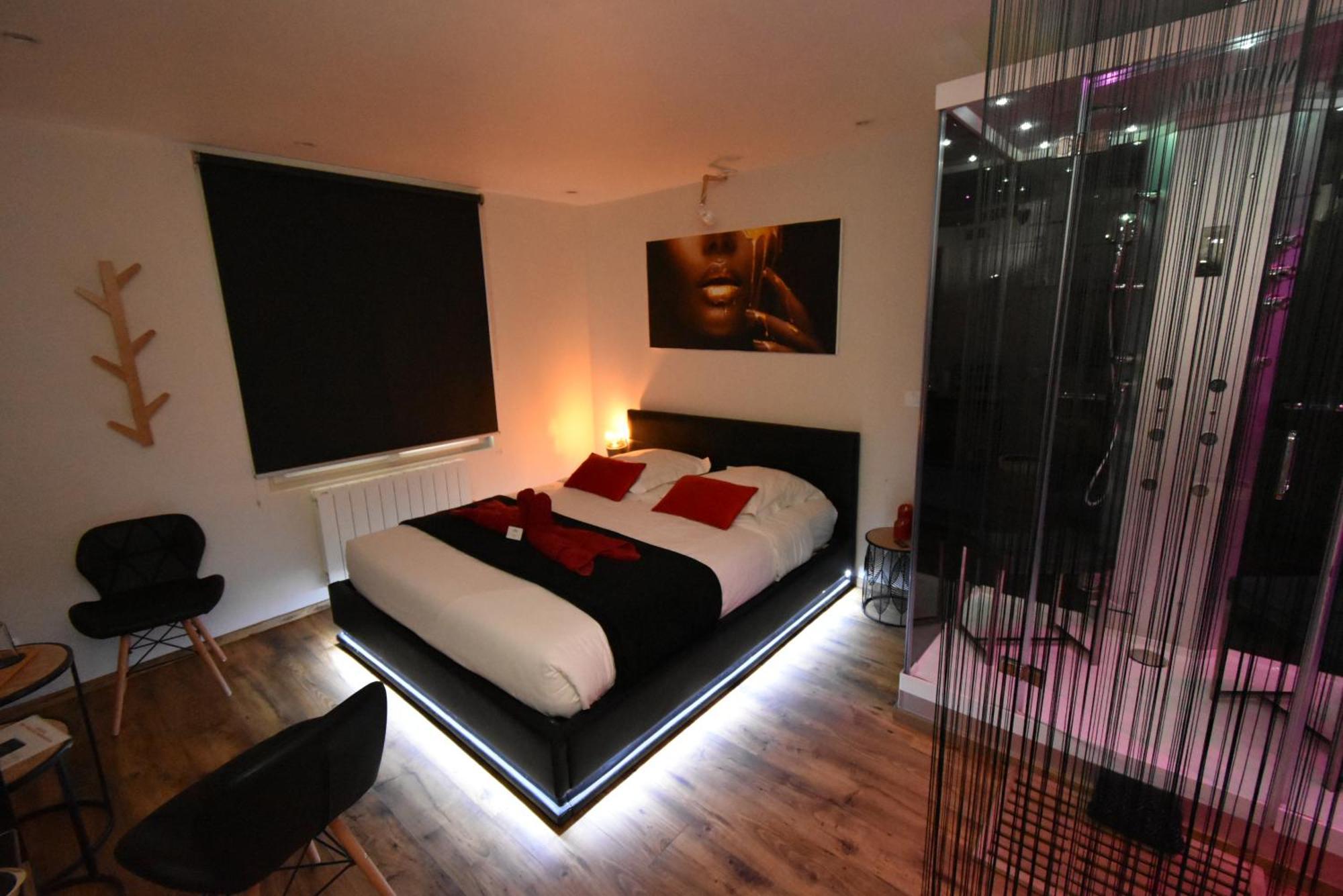 Spa Privatif Love Room, Le Hammam Et Bulles, Chez Nuits Chartraines Chartres Exterior photo