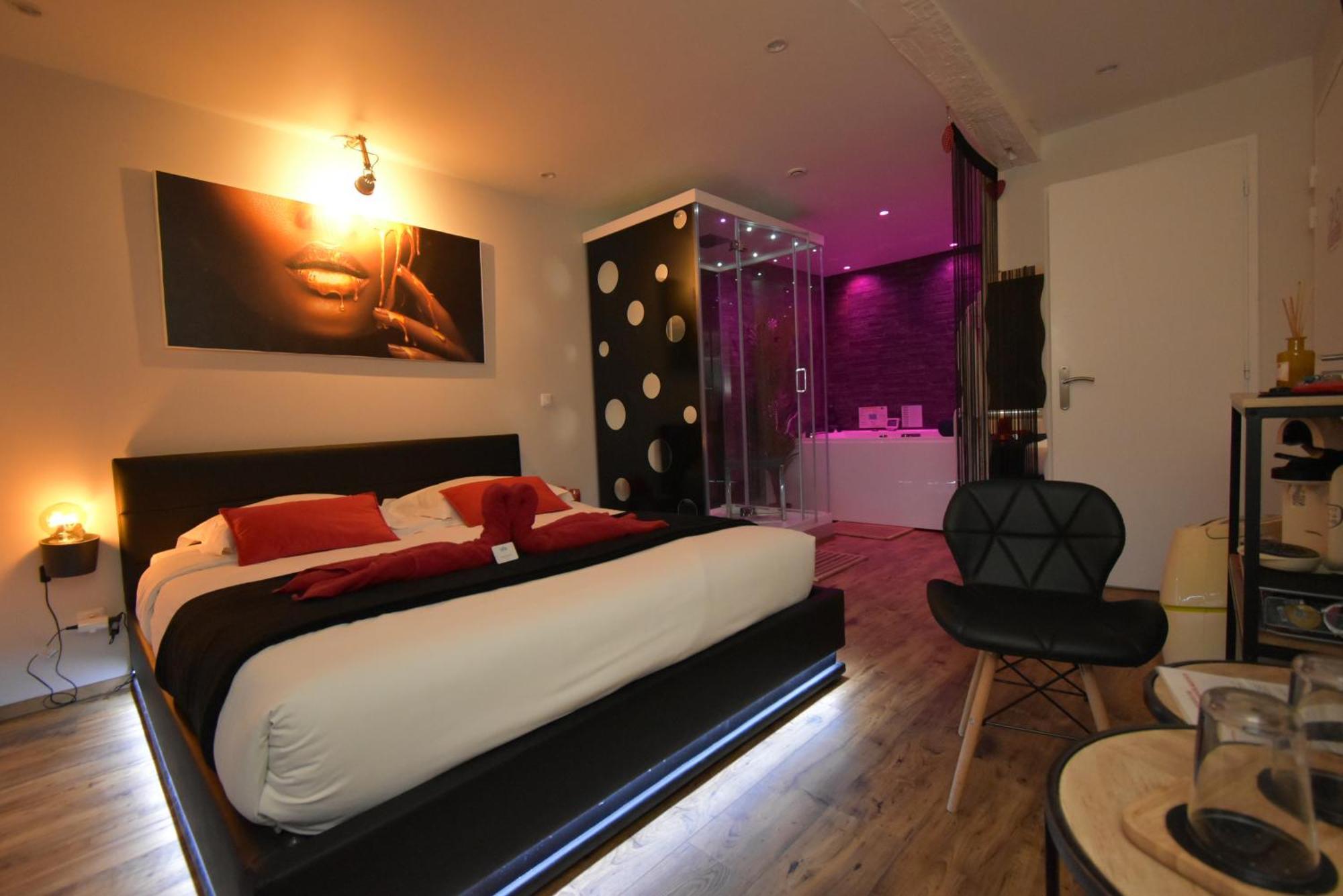 Spa Privatif Love Room, Le Hammam Et Bulles, Chez Nuits Chartraines Chartres Exterior photo